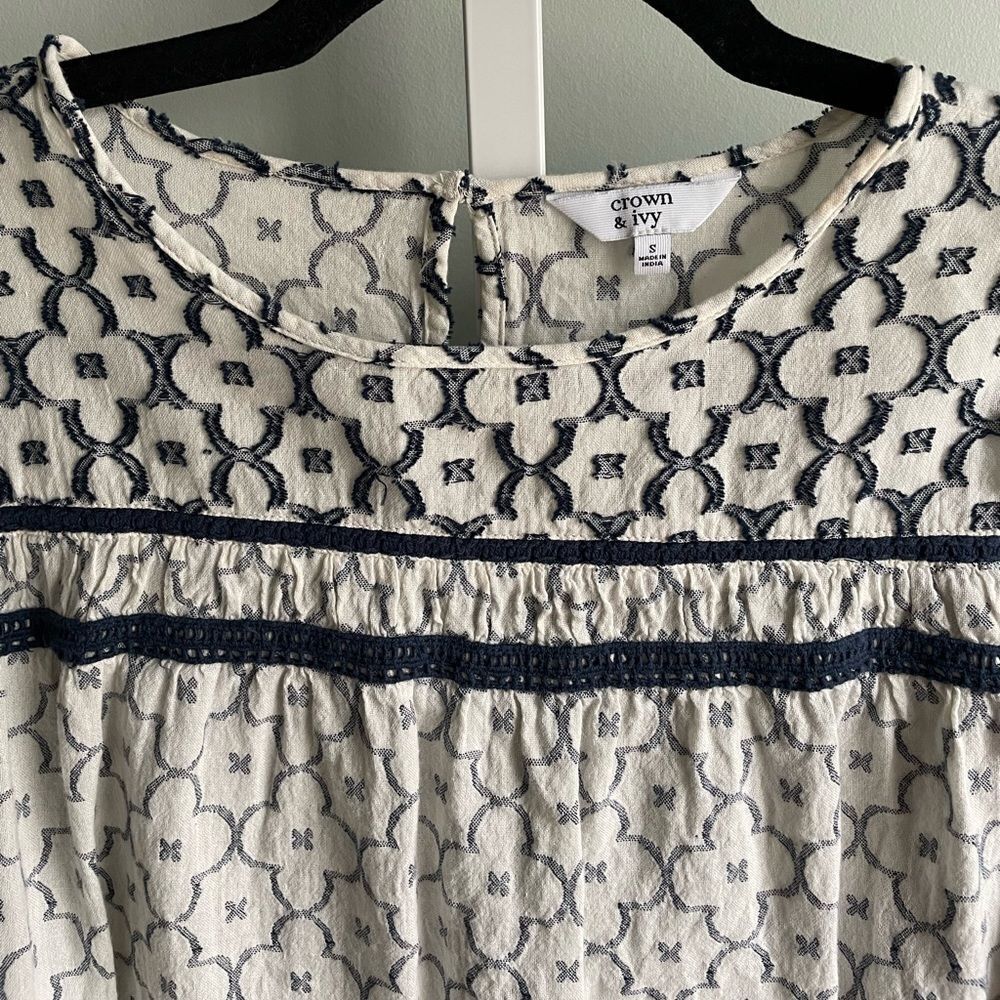 Crown & Ivy Ivory Patterned Professional Blouse - Picture 2 of 4